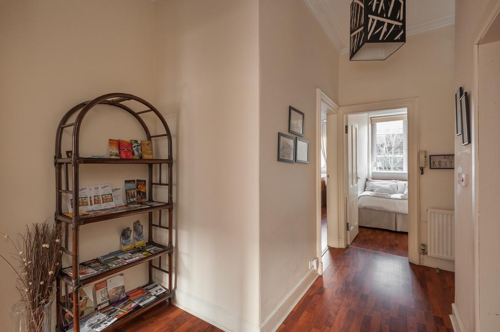 Pitt Street Apartment Beautiful Spacious Apartment Free Parking And Free Sanitizer Edimburgo Habitación foto