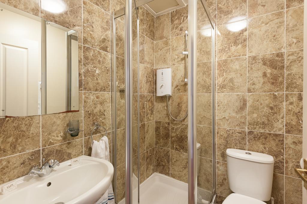 Pitt Street Apartment Beautiful Spacious Apartment Free Parking And Free Sanitizer Edimburgo Habitación foto